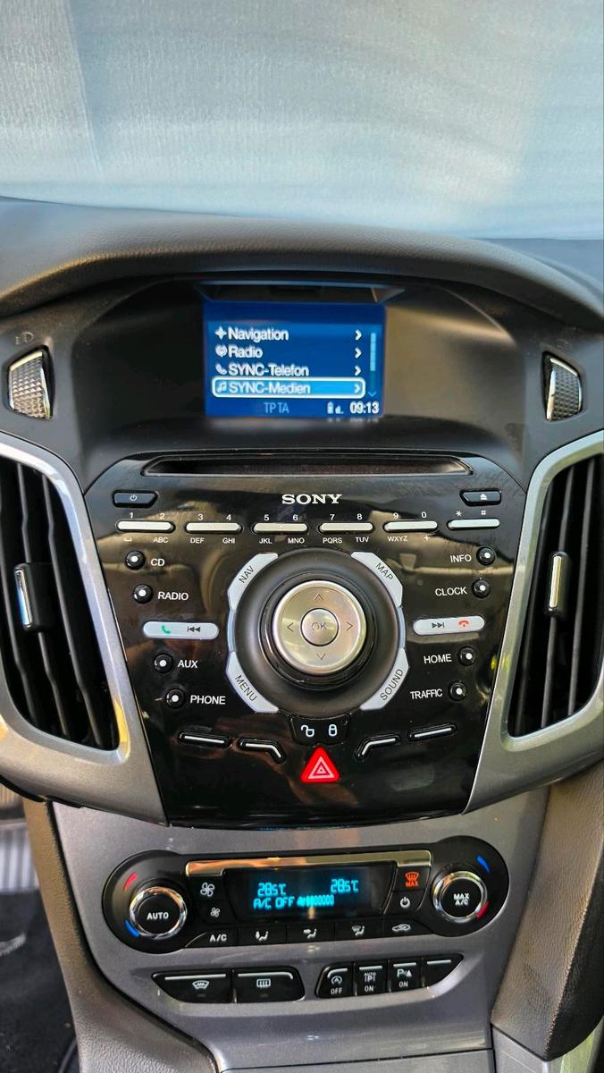 Ford Focus 2014 — photo 9