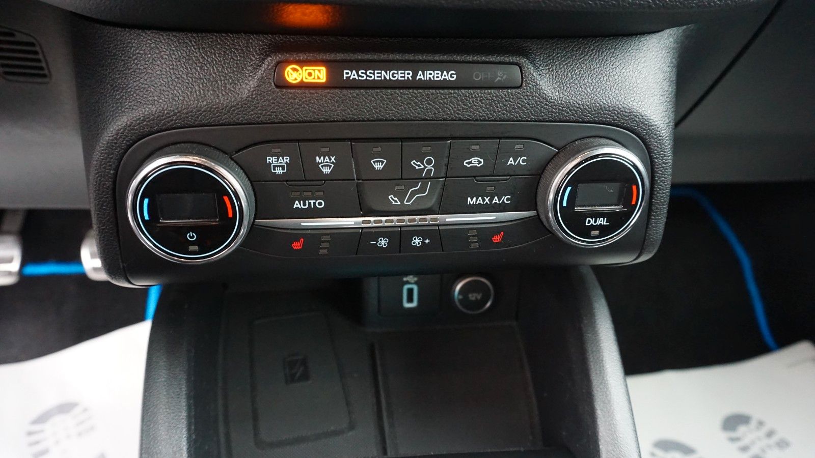 Fahrzeugabbildung Ford Focus Lim. ST-Line, Navi, LED, B&O Sound+WR