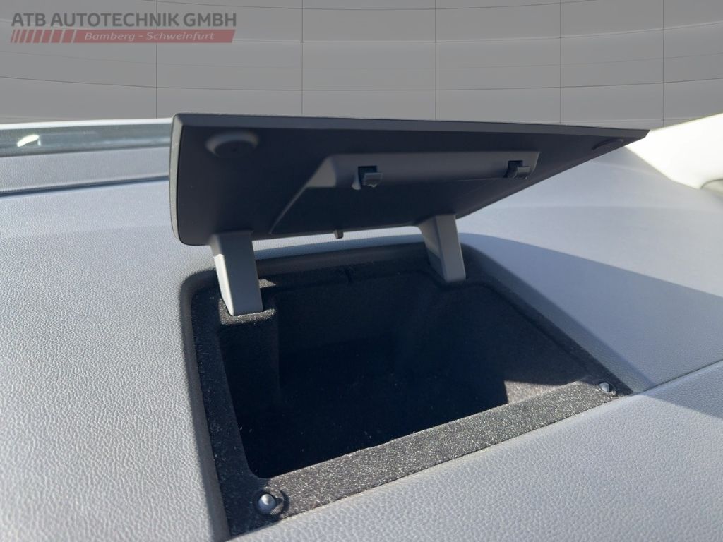 Fahrzeugabbildung Volkswagen Golf Sportsvan Highline  AHK SCHWENKB. NAVI  RÜC