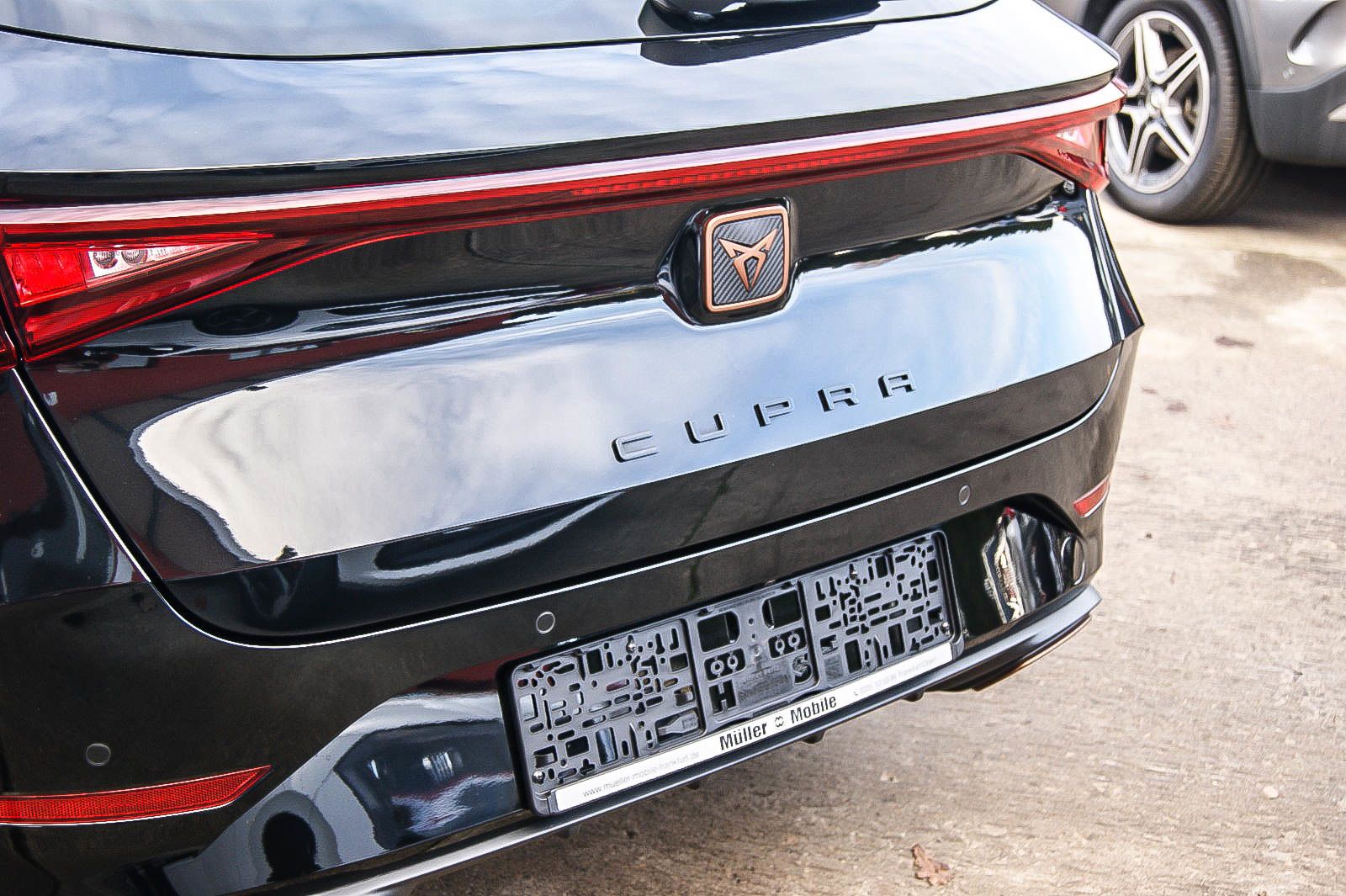 Fahrzeugabbildung CUPRA Leon Sportstourer e-HYBRID VIRTUAL ACC XL 1HAND