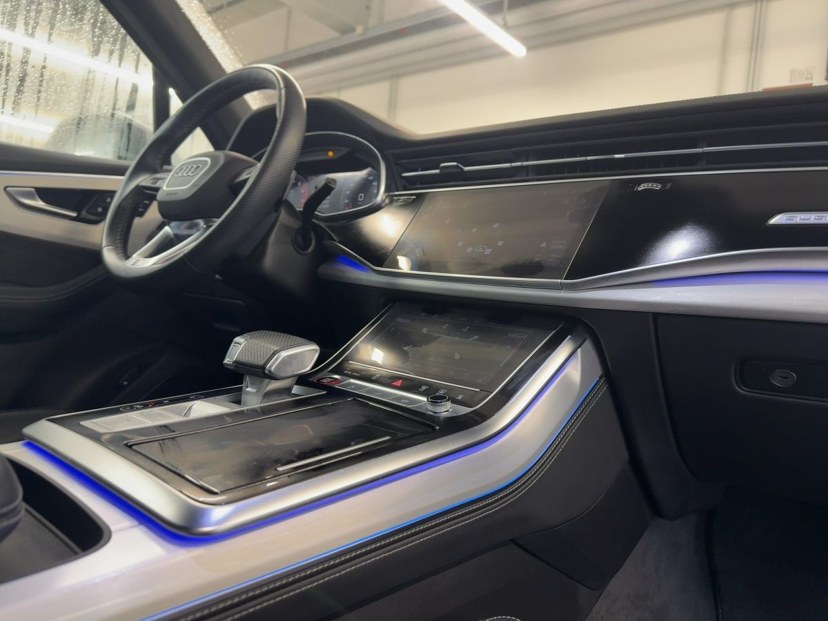 Audi SQ7 - Bild 12