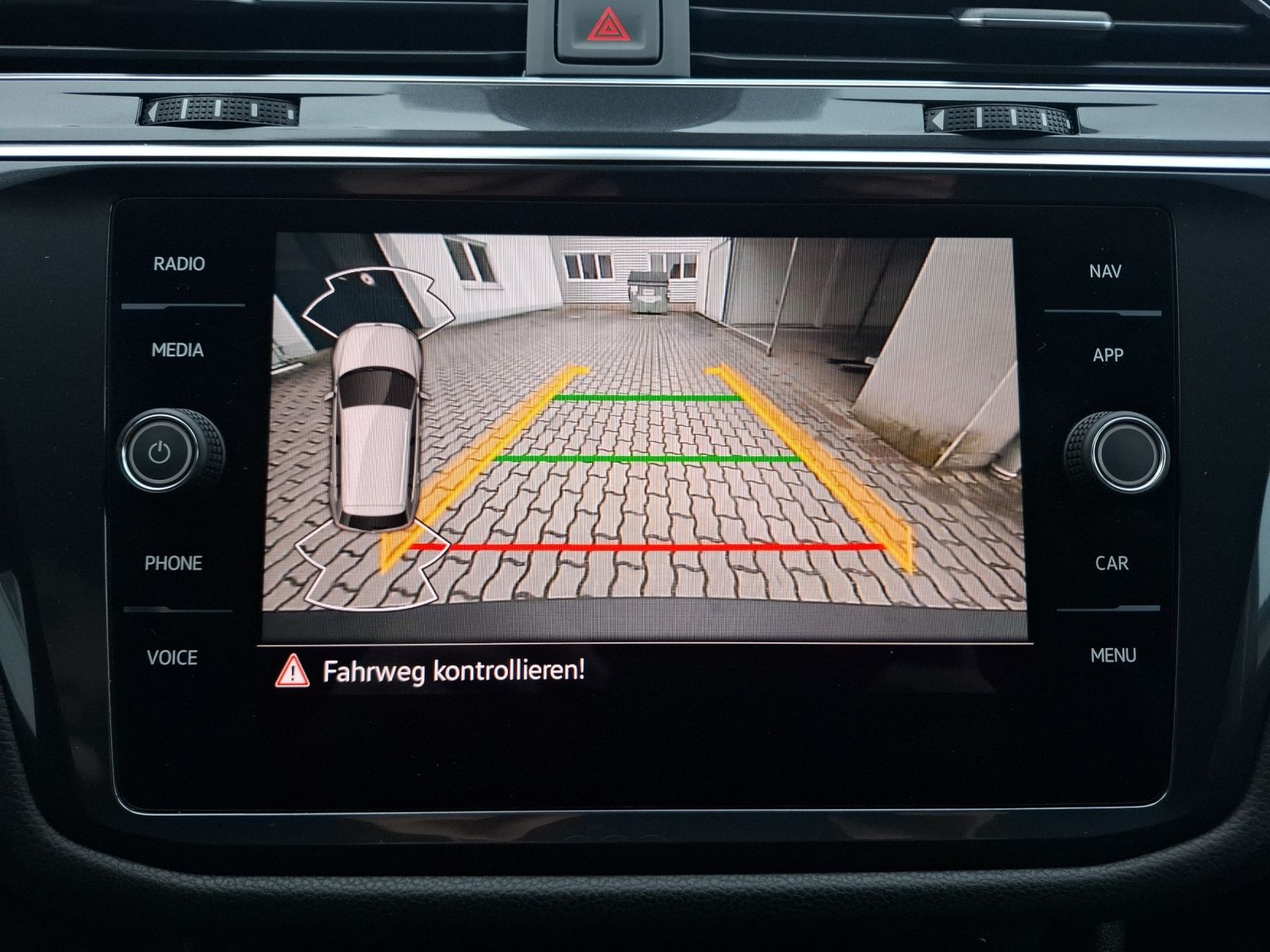 Fahrzeugabbildung Volkswagen Tiguan Allspace TDI Elegance DSG 4M Matrix Navi