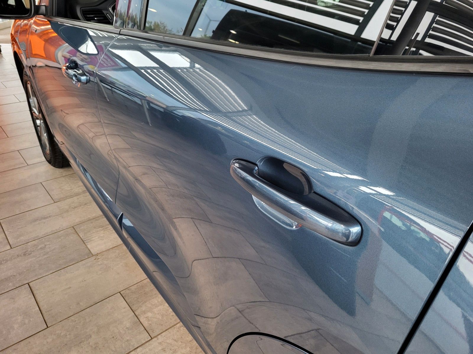 Fahrzeugabbildung Ford Kuga Plug-In Hybrid ST-Line X Panoramadach