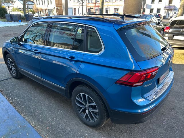 Fahrzeugabbildung Volkswagen Tiguan 2.0 DSG 4Motion+Kamera+Navi+HeadUp+AHK