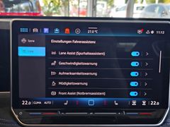 VW Passat R-Line Black Style DSG #AHK #DCC #Head-UP VW Passat R-Line Black Style DSG #AHK #DCC #Head-UP