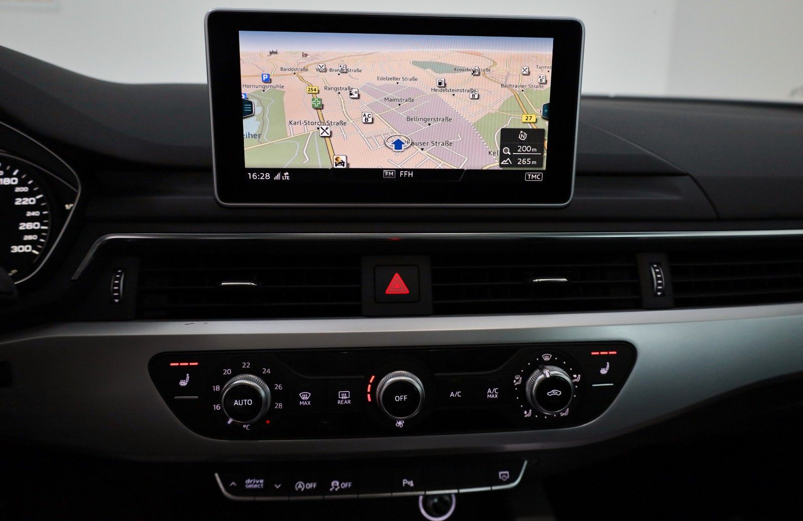 Fahrzeugabbildung Audi A4 Avant Leder,Navi,Xenon,Panorama,SH,Bang&O