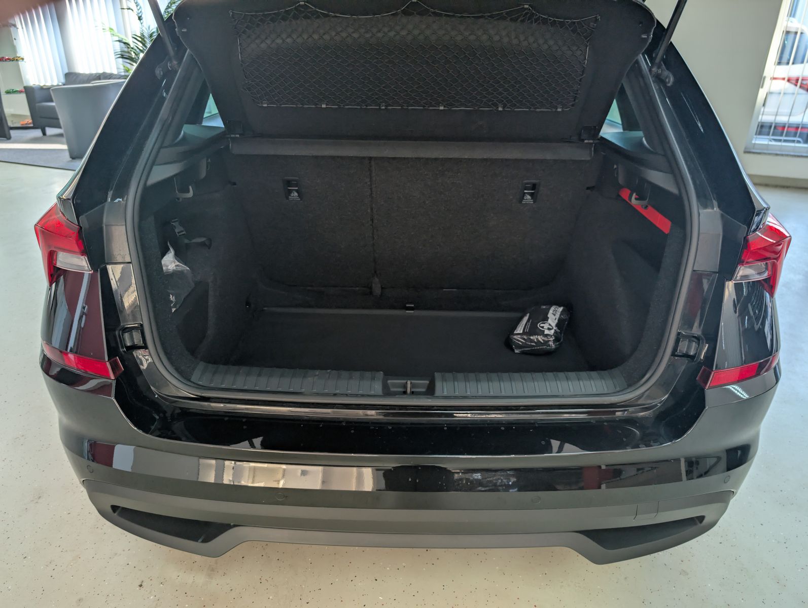 Fahrzeugabbildung SKODA Kamiq Tour 1,0TSI PANORAMA LED SHZ KAM APPLINK