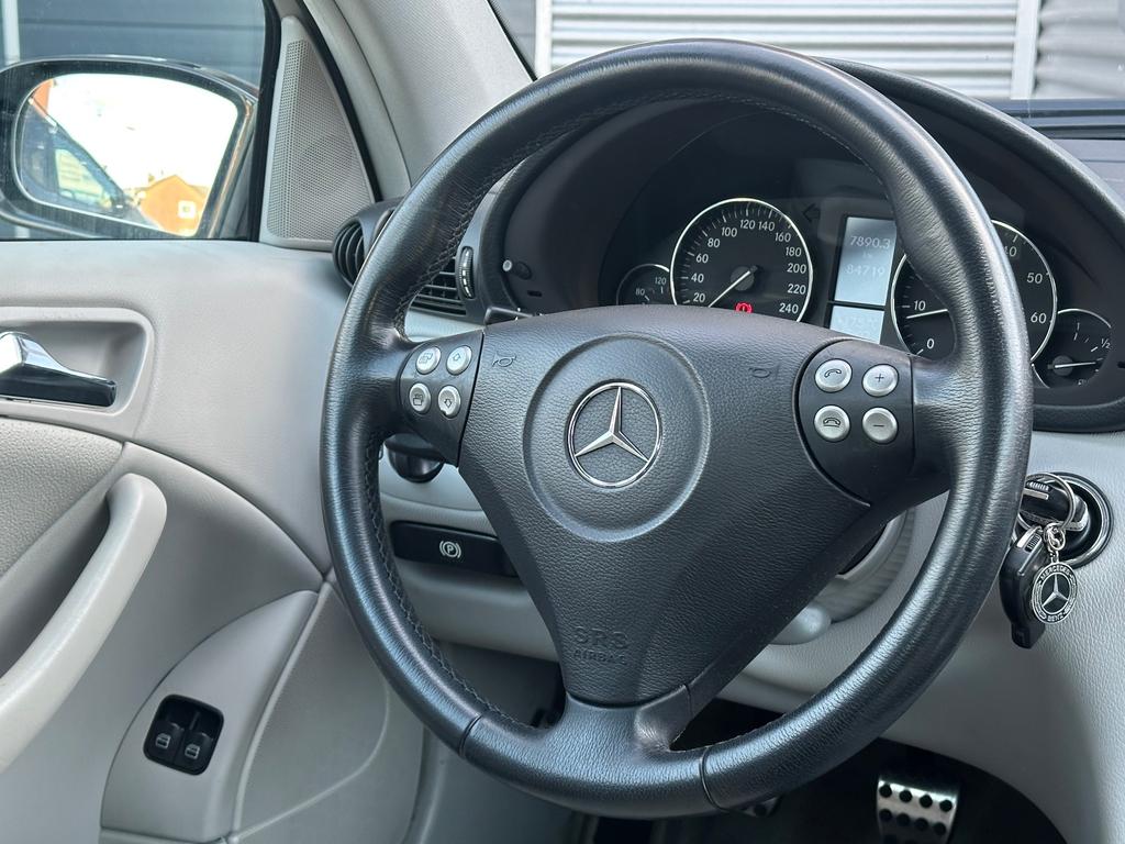 Mercedes-Benz C 230