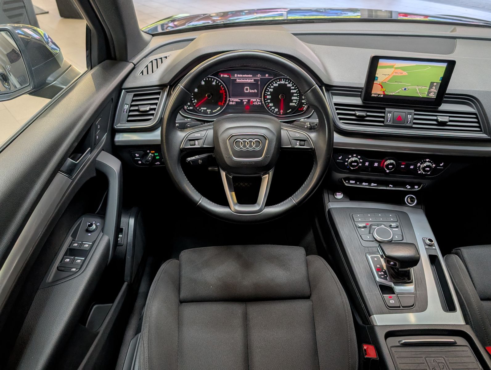 Fahrzeugabbildung Audi Q5 45 TDI Quattro S-Line Sport TEMP MMI SHZ 20"