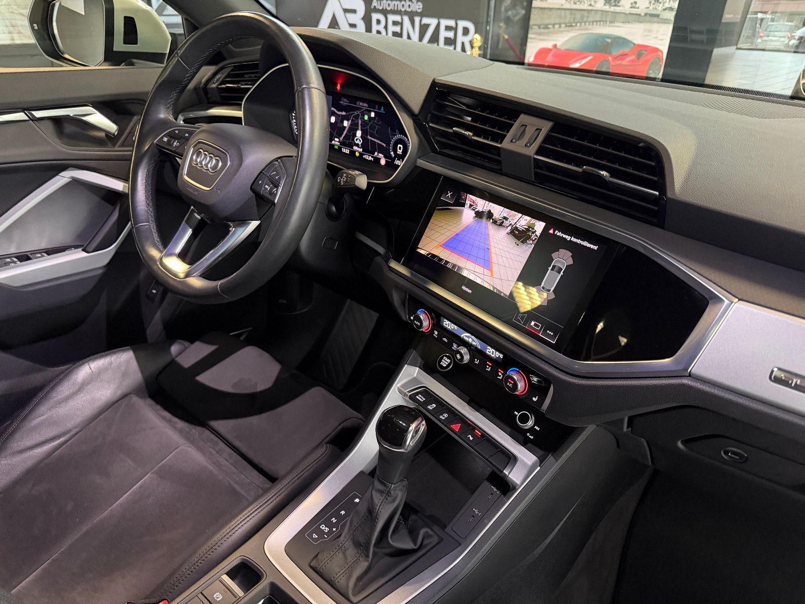 Fahrzeugabbildung Audi Q3 Sportback 45 TFSI quattro S line/PANORAMA/