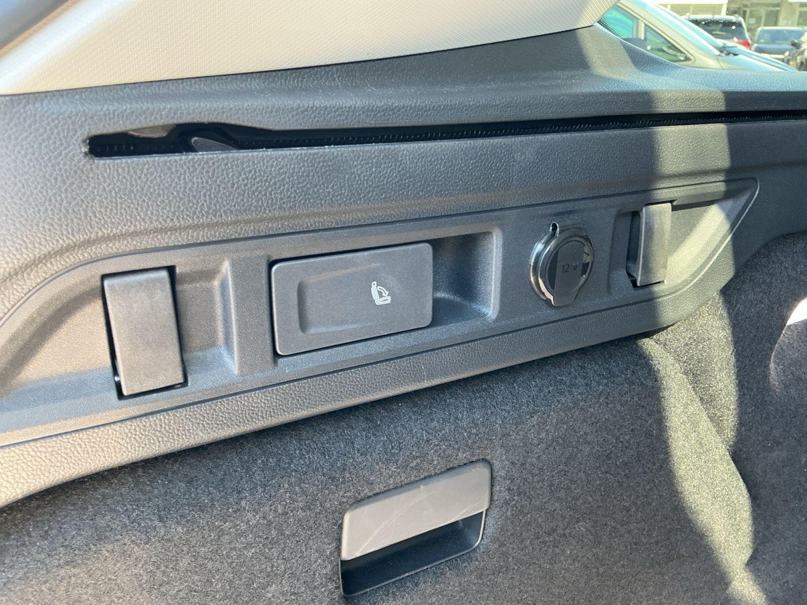 Volkswagen Passat Elegance 2.0 TDI DSG Head-Up Keyless AHK 