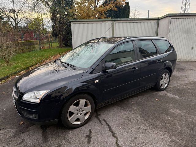 Ford Focus Style 100.000km TÜV neu