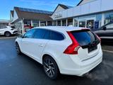Volvo V60 D6 AWD Plug in Hybrid Geartronic Momentum - Volvo Hybrid (Diesel/Elektro)