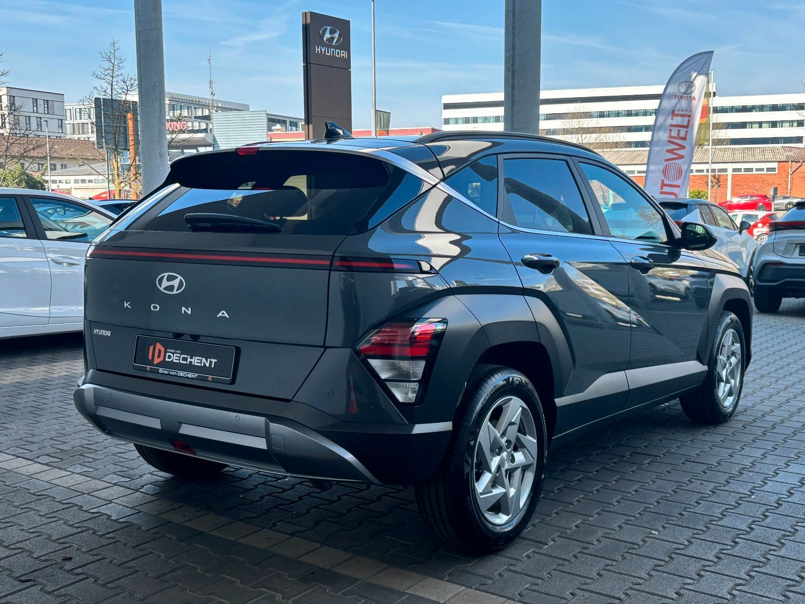 Fahrzeugabbildung Hyundai Kona 1.6 T-GDI Trend KlimaA,LED,Navi,SHZ,el.Heck