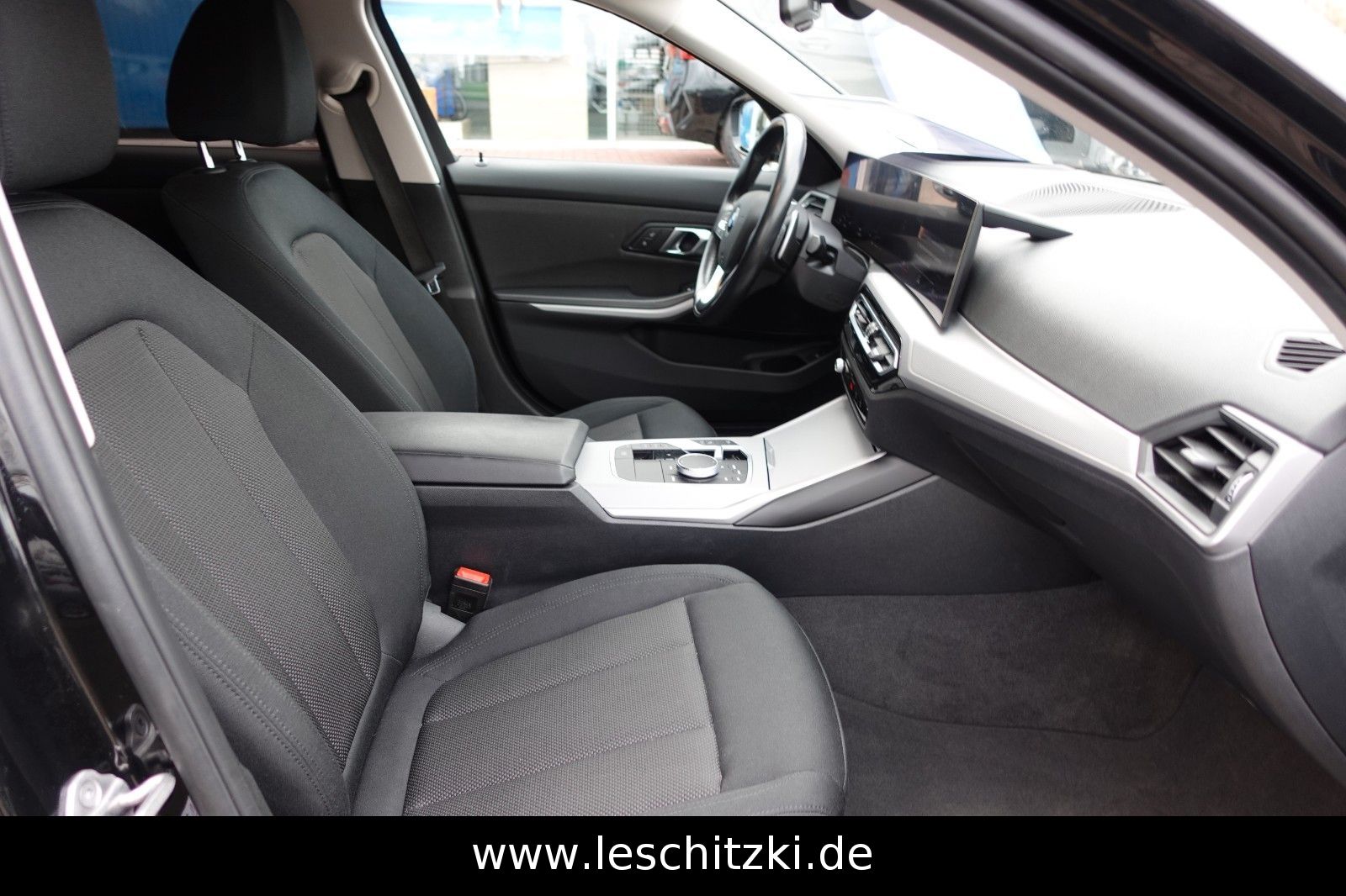 BMW 320i Touring Automatik/LED/Navigation foto 19