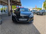 Hyundai i40cw Trend 2,0 Automatik e-Sitze SHZ LenkradHZG - Hyundai i40 mit Benzin-Antrieb: Automatik