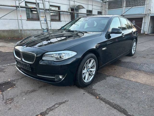 BMW 520d   PDC + NAVI + BI-XEN + PANO