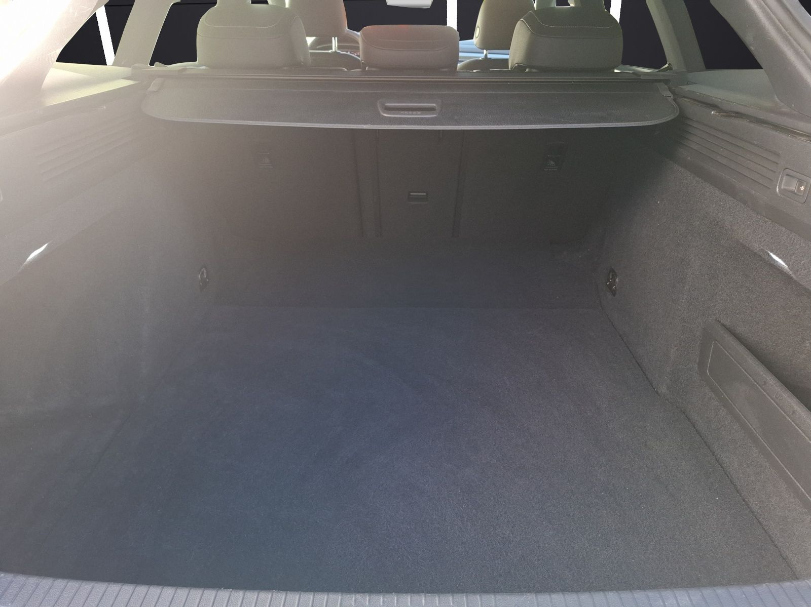 Fahrzeugabbildung Volkswagen Arteon SB TDI R-Line DSG 4M LED AHK Navi AID ACC