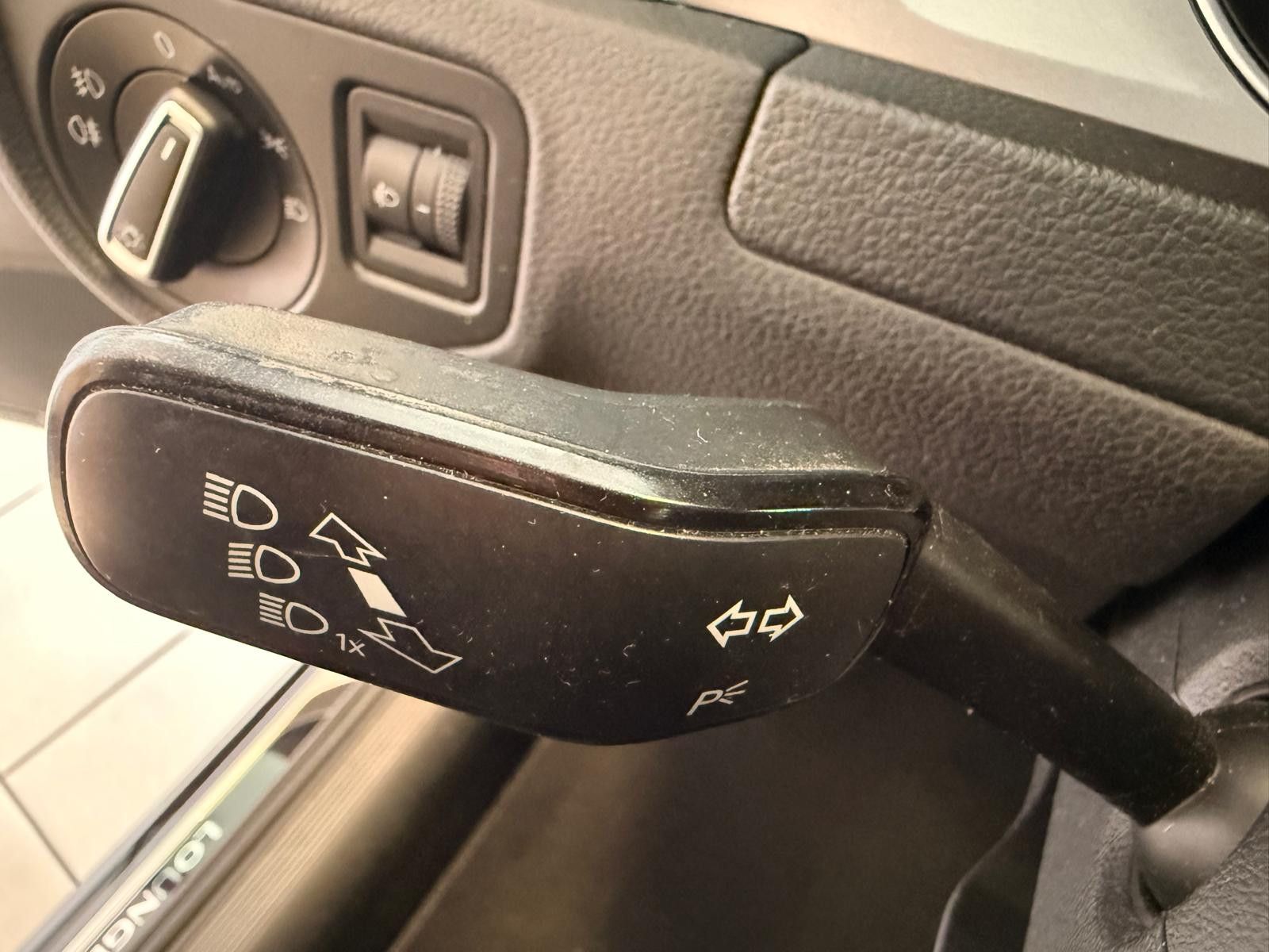 Fahrzeugabbildung Volkswagen Golf VII Lim. Lounge BMT / KLIMA / NAVI /