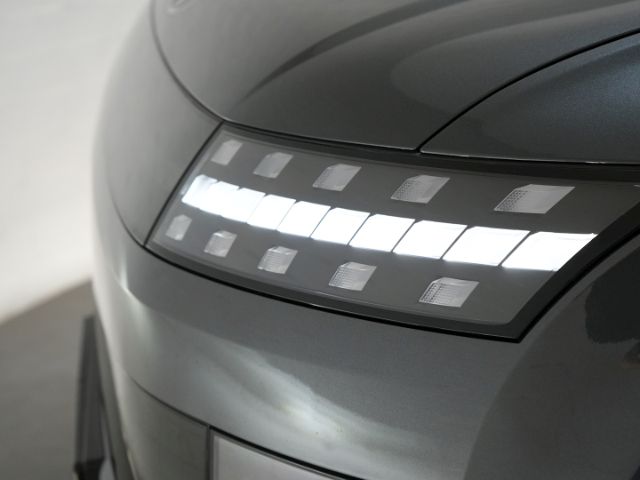 IONIQ 9 UNIQ 110kWh 4WD 6-SITZER+NAVI+360 GRAD K