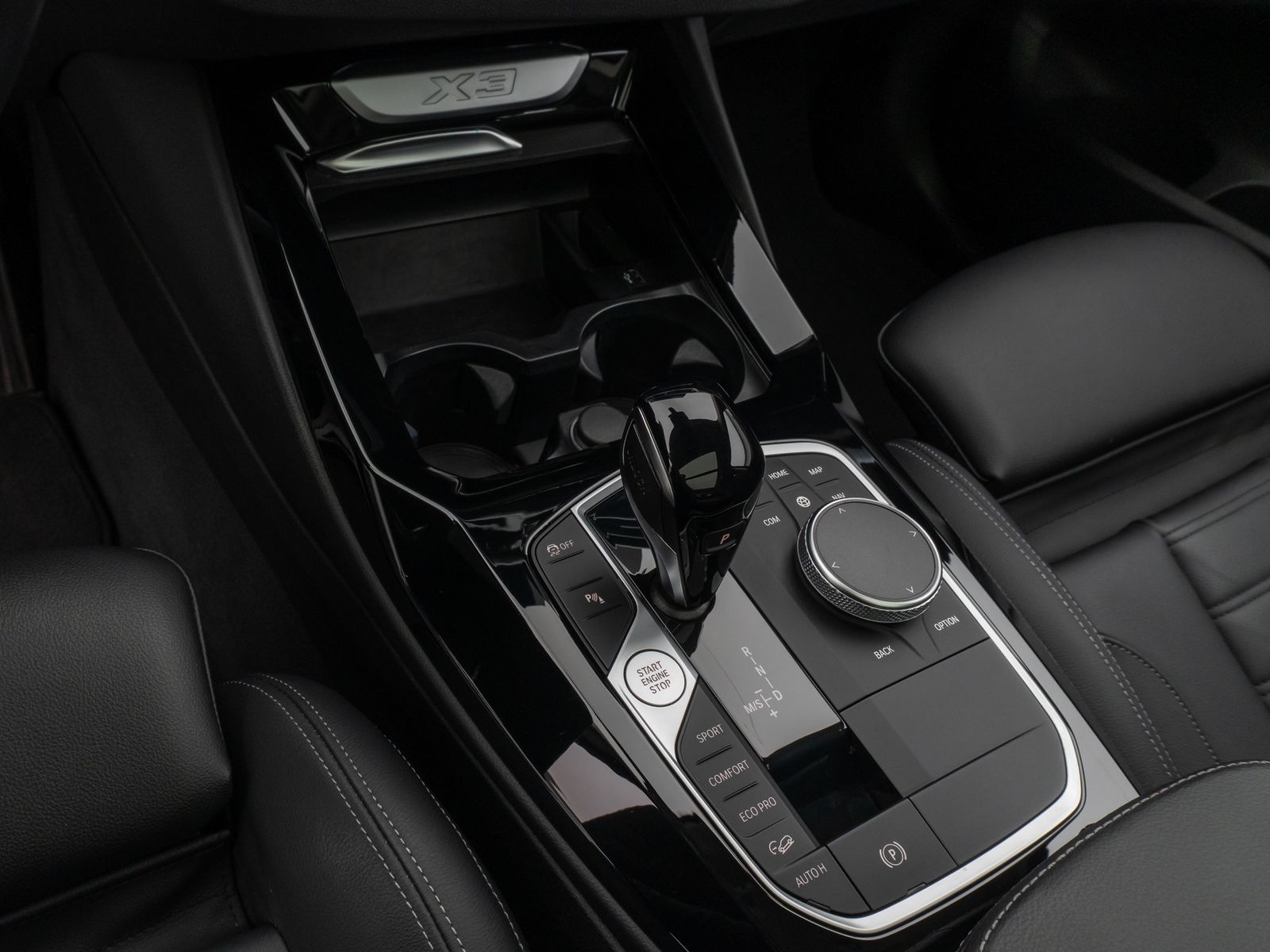 Fahrzeugabbildung BMW X3 xD20d Panorama Kamera DAB HiFi Komfort Alarm