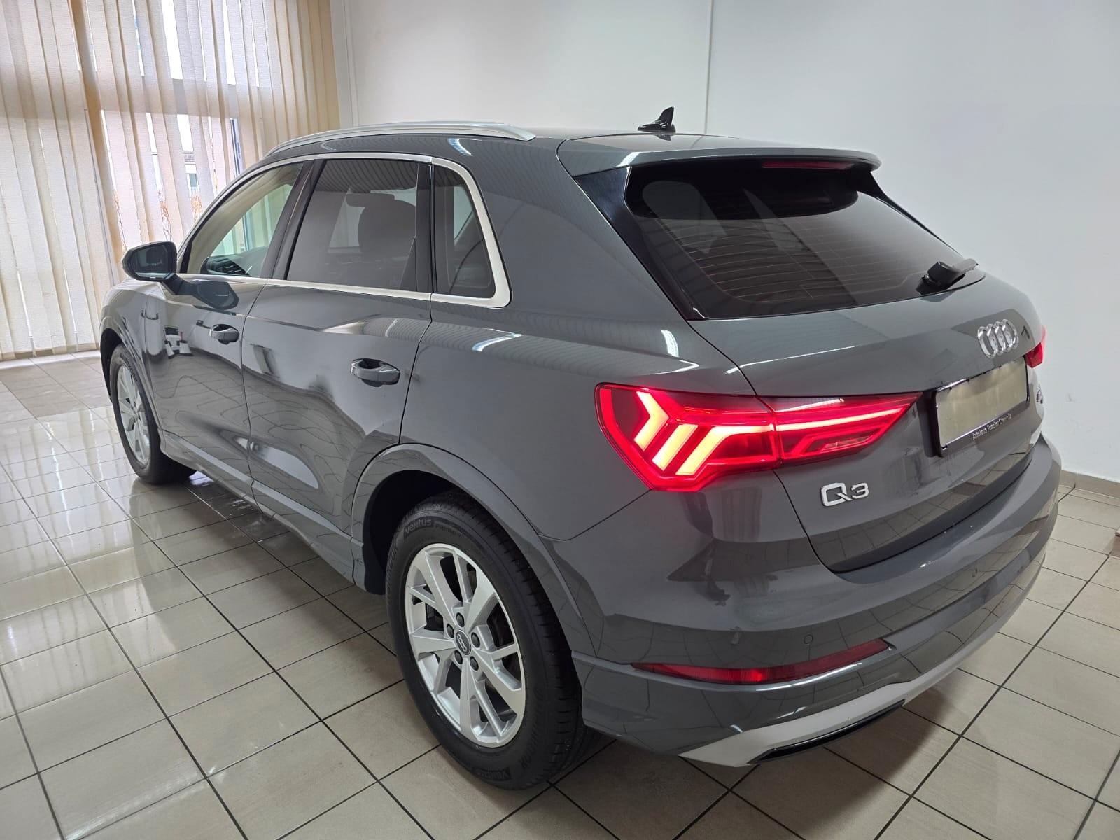 Audi Q3 40 TFSI qu. advanced LED Virtual Alcantara 18