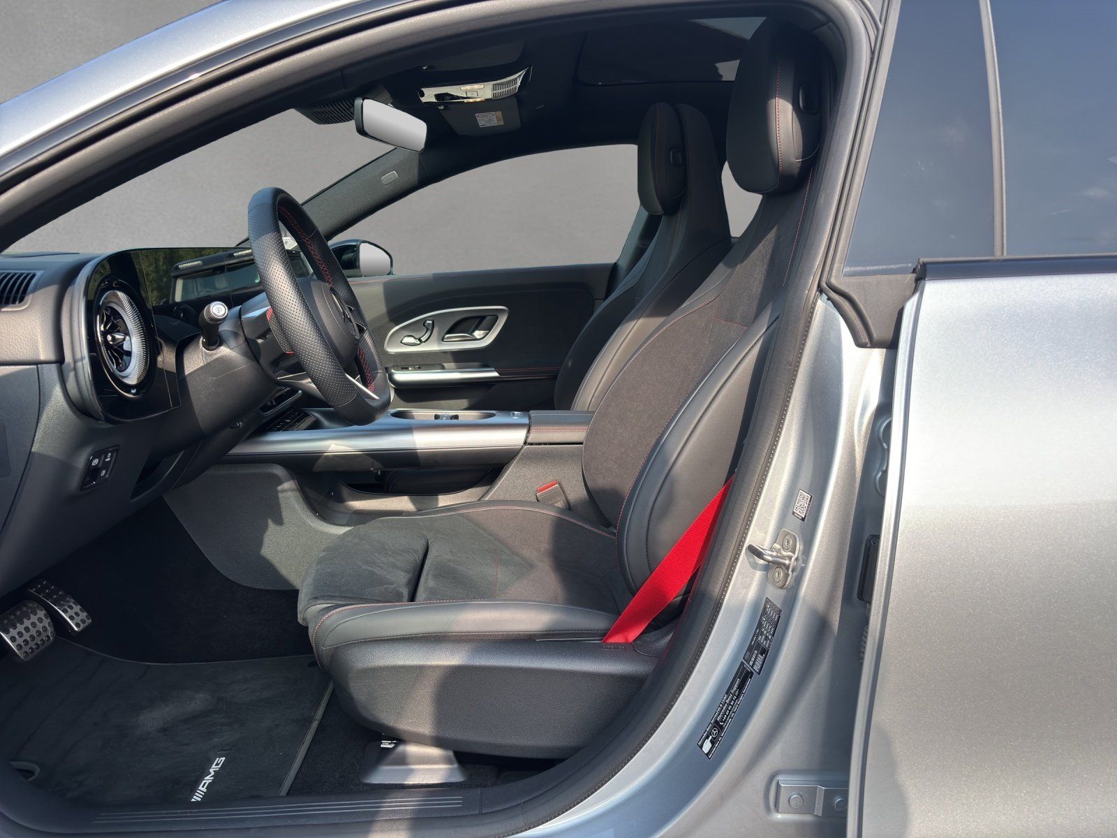 Fahrzeugabbildung Mercedes-Benz CLA 350 AMG+ Premi+ DRIVE.ASSIST Superscreen AHK