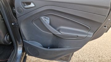 Ford Kuga - 10