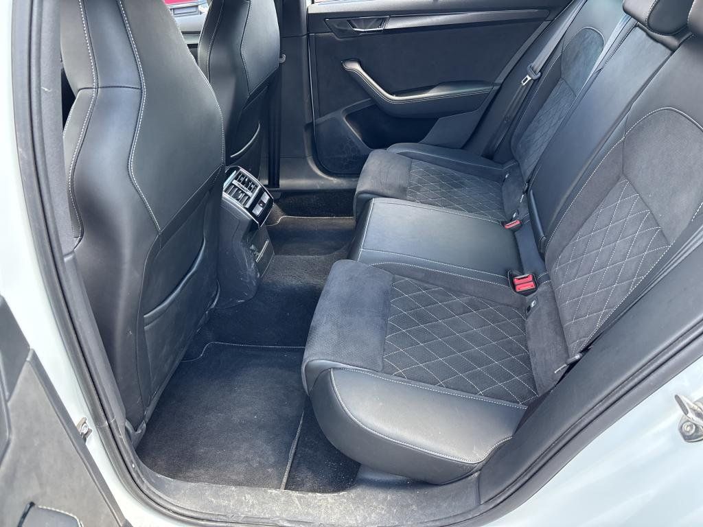 Fahrzeugabbildung SKODA Superb Combi 2.0 TSI Sportline/AHK/ACC/KAMERA/