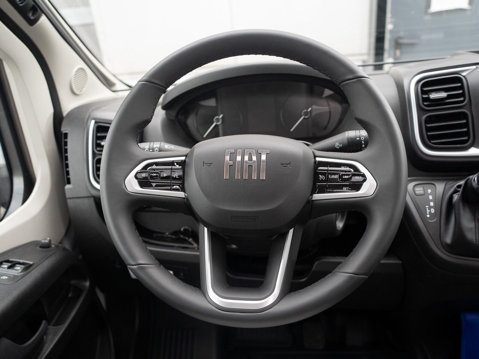 Fahrzeugabbildung Sunlight Cliff X 640 MJ26*Schwenkbad*Automatik*Panorama*