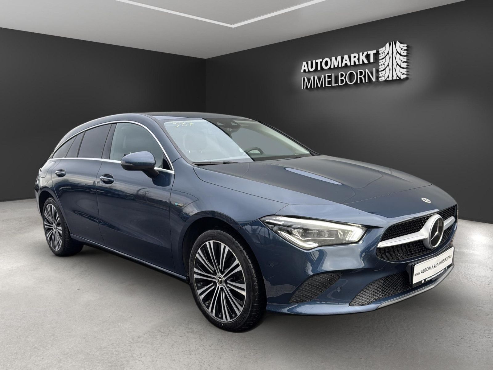 MERCEDES-BENZ CLA 250 SB Mubeam*Distro*VollLeder*18*DAB*Navi