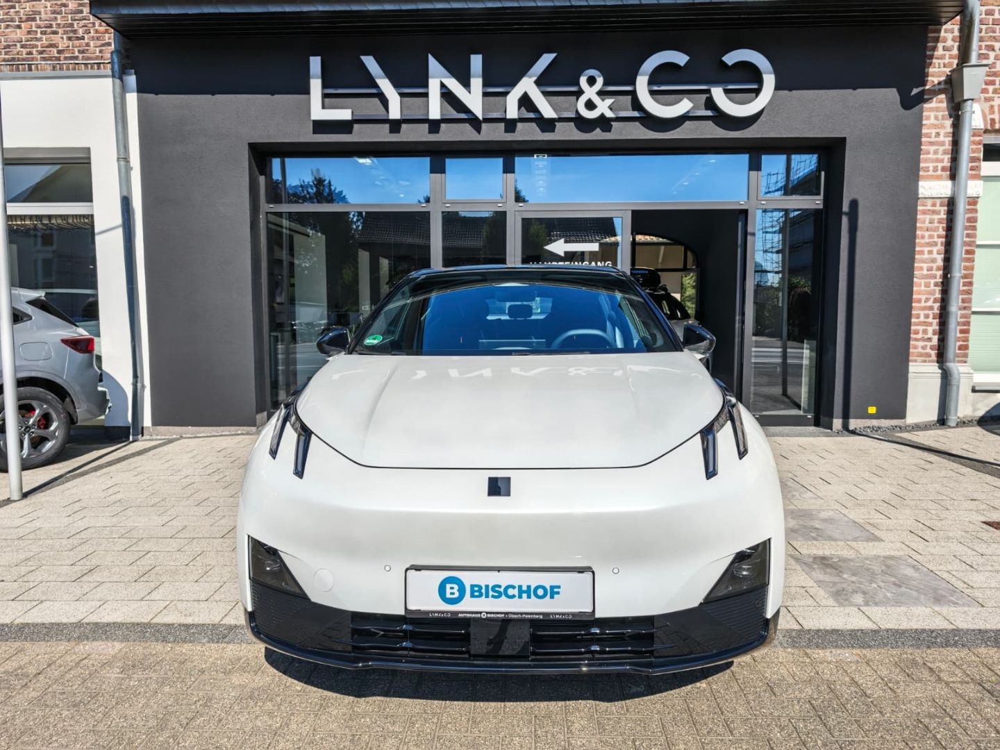 Lynk & Co 02