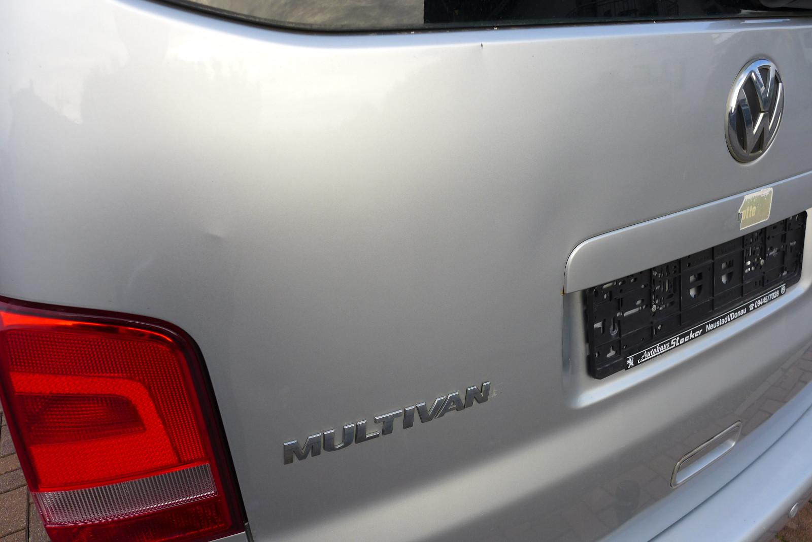 Volkswagen T5 Multivan 2.0 BiTDI Match | 179 ch | BVM | 7 places | Table | Chauffage stationnaire | Sièges chauffants | Attelage amovible