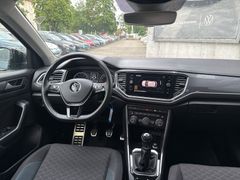 Fahrzeugabbildung Volkswagen T-Roc 1.0 TSI IQ.Drive LED ACC APP LM18