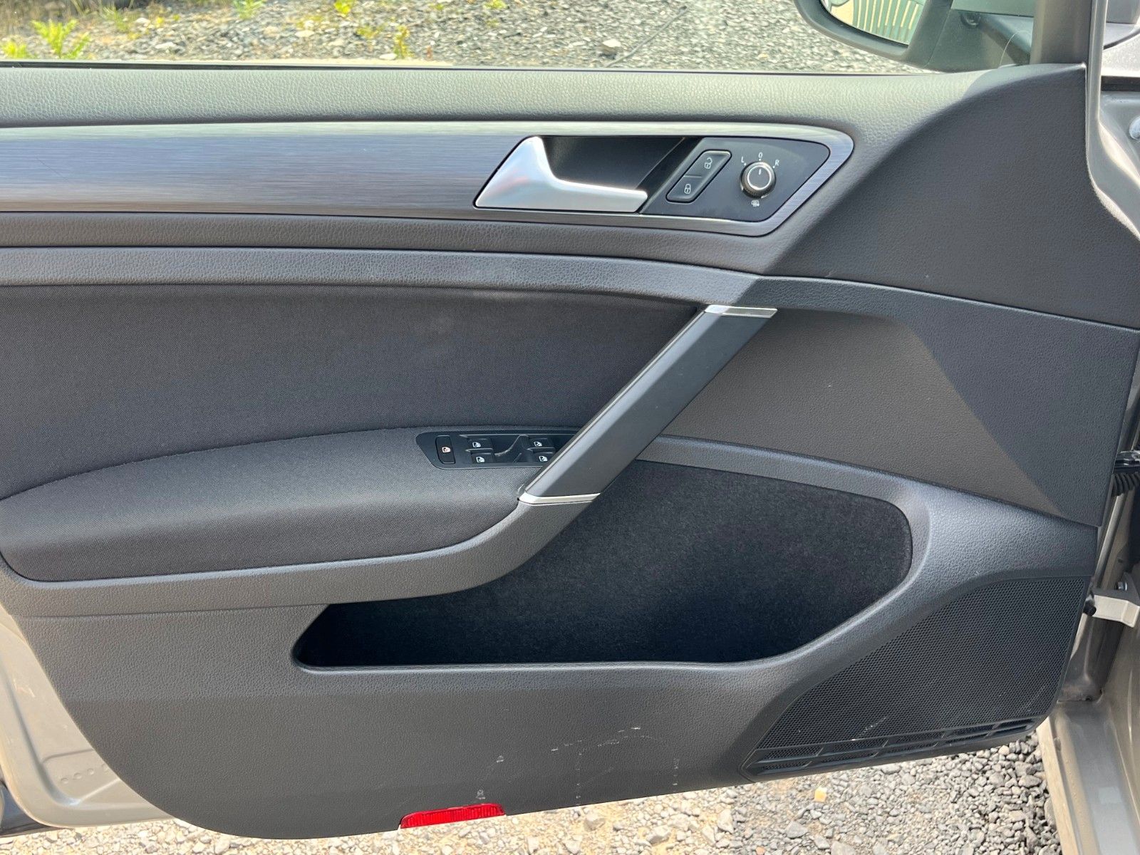 Fahrzeugabbildung Volkswagen Golf VII 1.0 Lim. Comfortline DSG Navi PDC 1.HD
