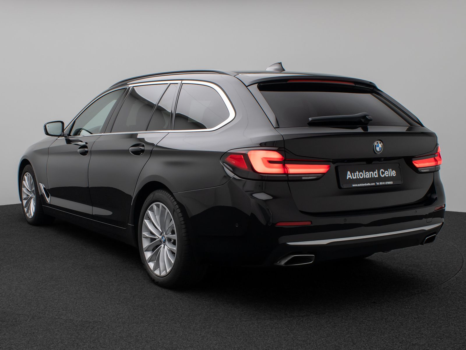 Fahrzeugabbildung BMW 520d xD Luxury Line 360°Laser HUD DAB AHK Sport