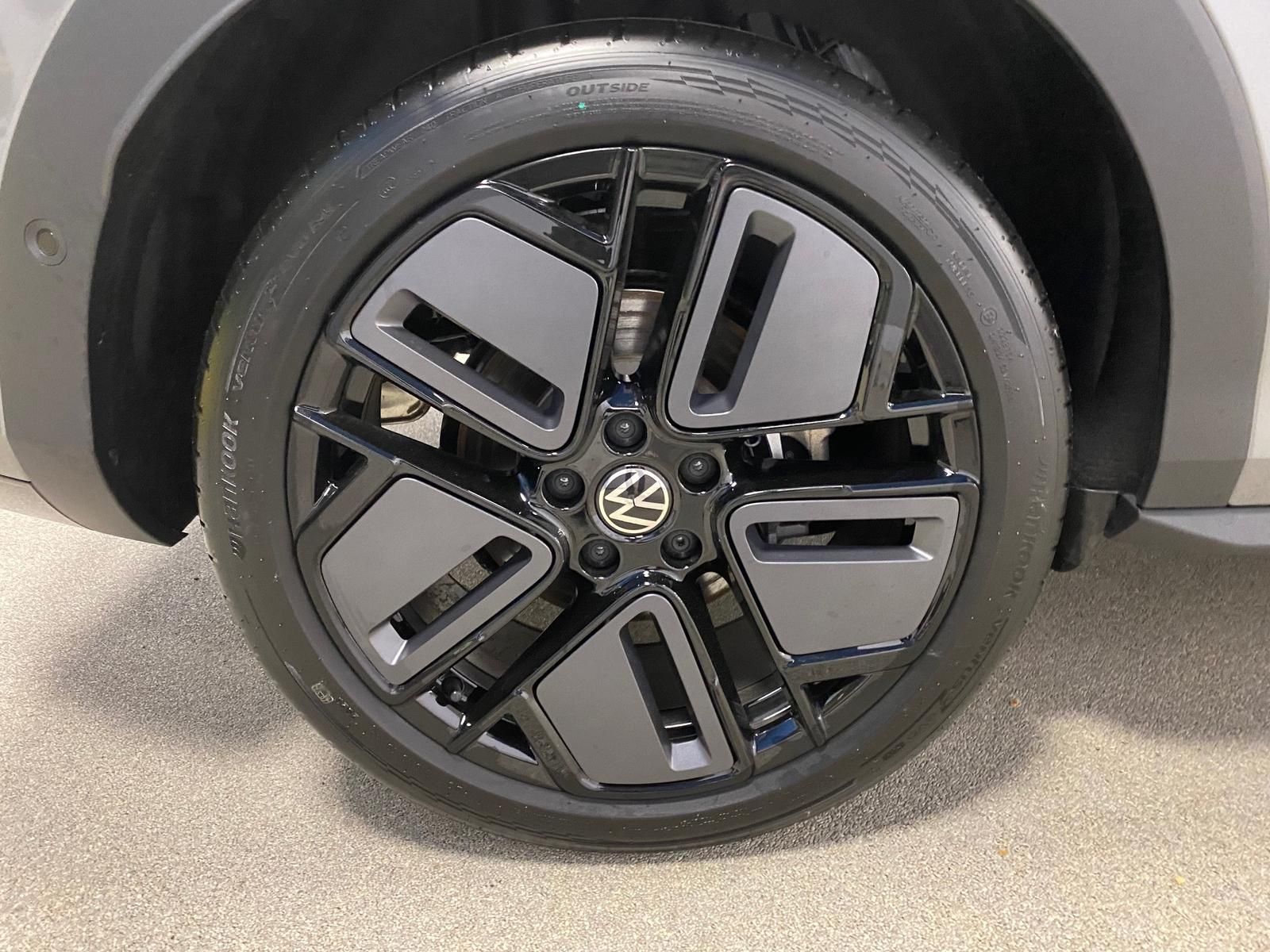 Fahrzeugabbildung Volkswagen T-Roc 1.5 eTSI R-Line NEUES MODELL AHK+ACC+KAMER