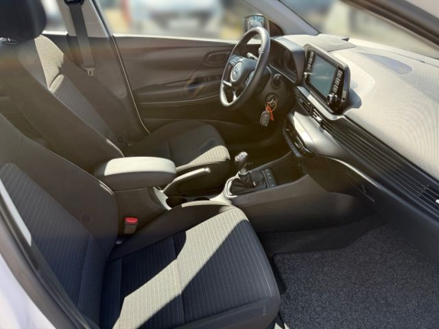 Fahrzeugabbildung Hyundai i20 Essential Komfort 1.0 T-GDI +CARPLAY+TEMPOMA