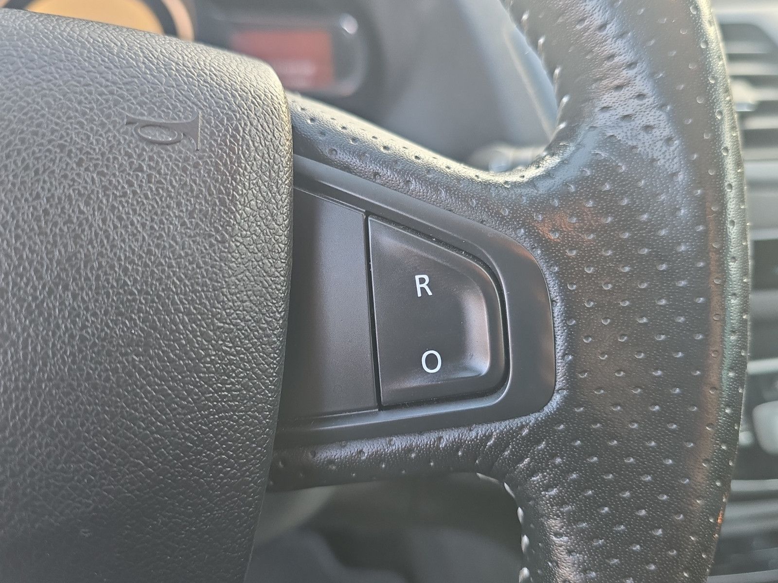 Fahrzeugabbildung Renault Megane III Lim. 5-trg. BOSE Edition TÜV SERVICE