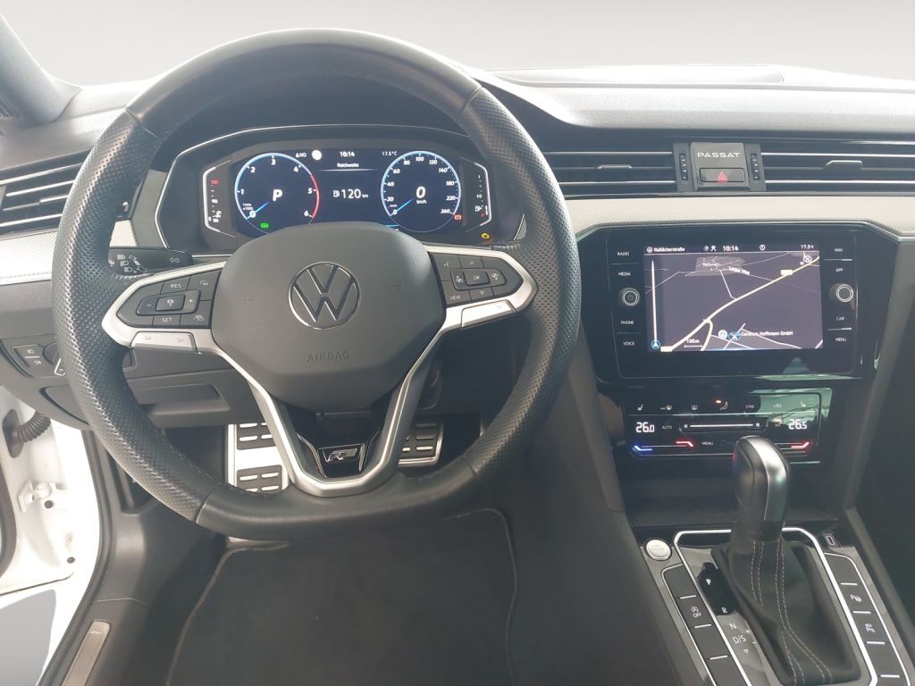 Fahrzeugabbildung Volkswagen Passat Variant 2.0 TDI DSG 4Motion Elegance R-Li