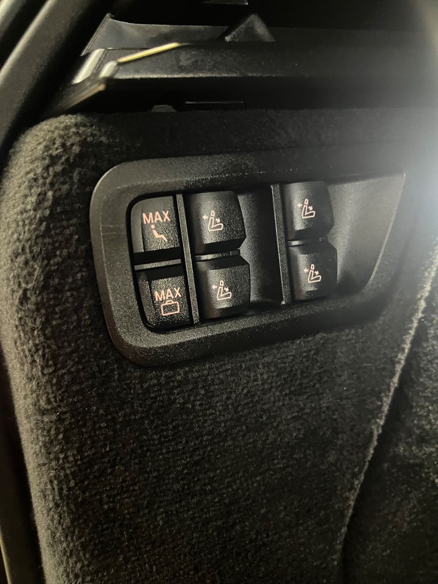 Fahrzeugabbildung BMW X7 xDrive 40 d M Sport *SKY LOUNGE*LASER*