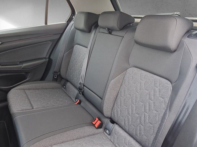 Fahrzeugabbildung Volkswagen Golf VIII TSI Move LED AID RFK SH LM