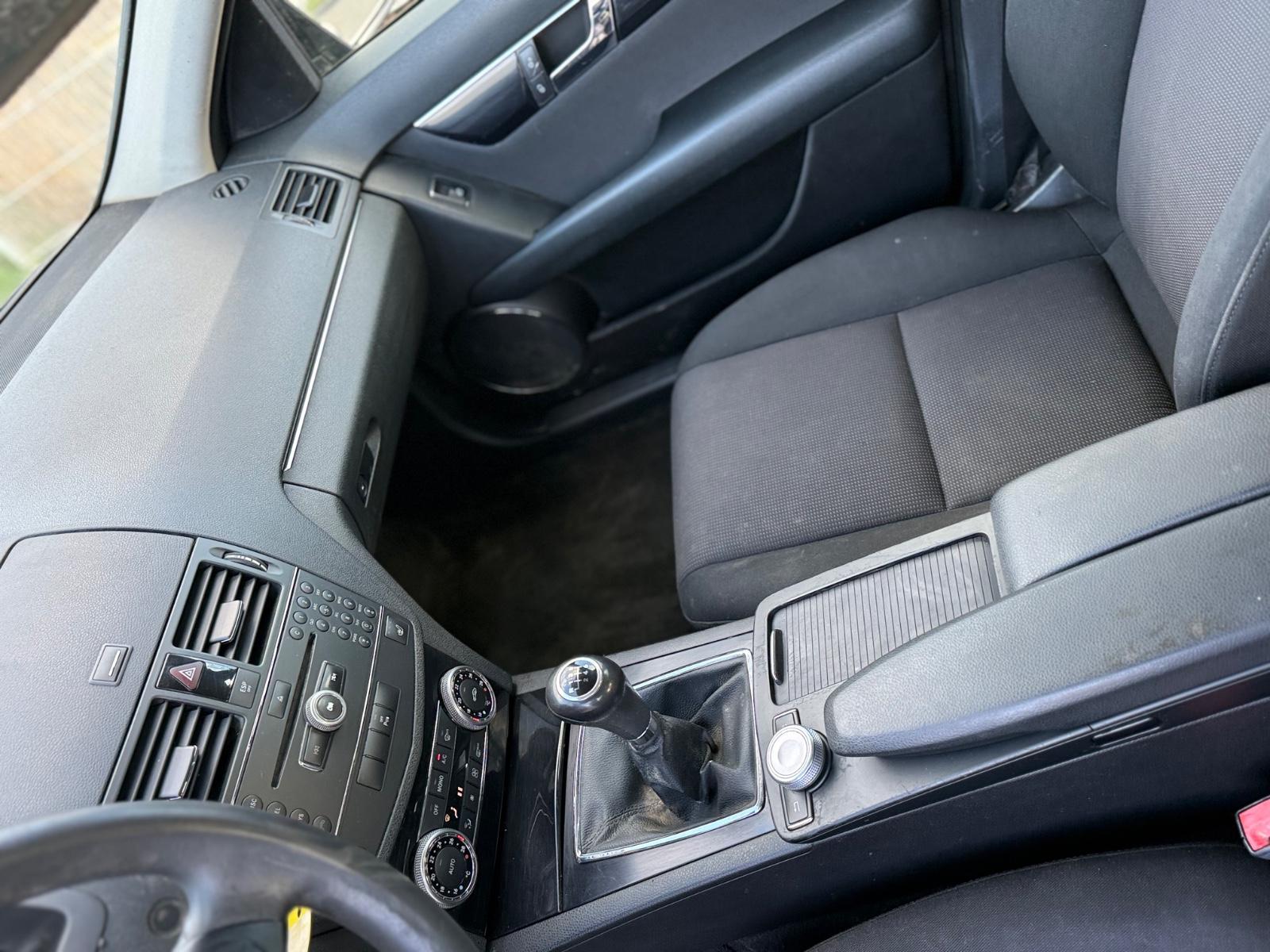 Mercedes-Benz C180 2009 — photo 8