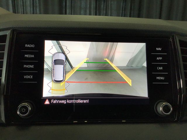 Fahrzeugabbildung Skoda Karoq Selection 1.5 TSI Kamera/Navi/LED/SHZ/PDC