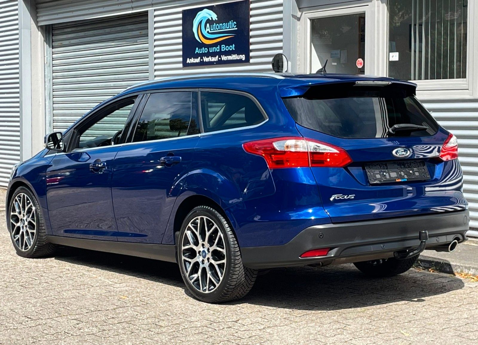 Fahrzeugabbildung Ford FOCUS TITANIUM 2.0 AUT. LEDER NAVI XENON AHK "18