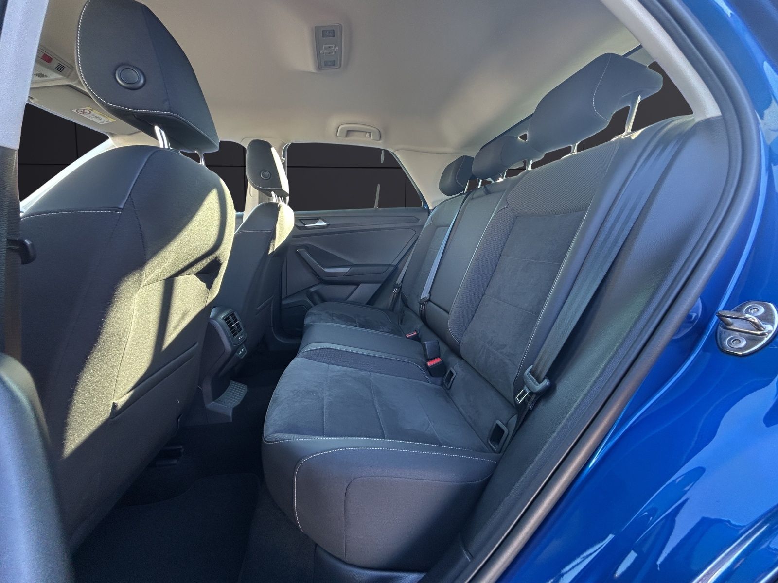 Fahrzeugabbildung Volkswagen T-Roc Style TDI LED+ ACC SH AppConnect Ambiente