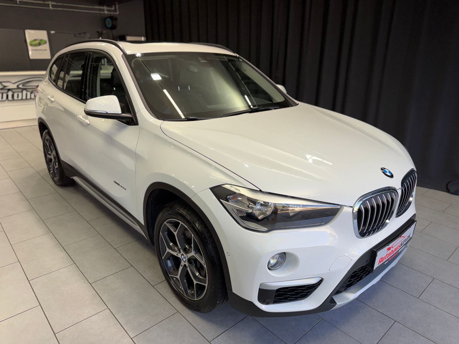 Fahrzeugabbildung BMW X1 xDrive 20 d xLine|AHK|PANO|PDC|NAVI|AUTOMATIK