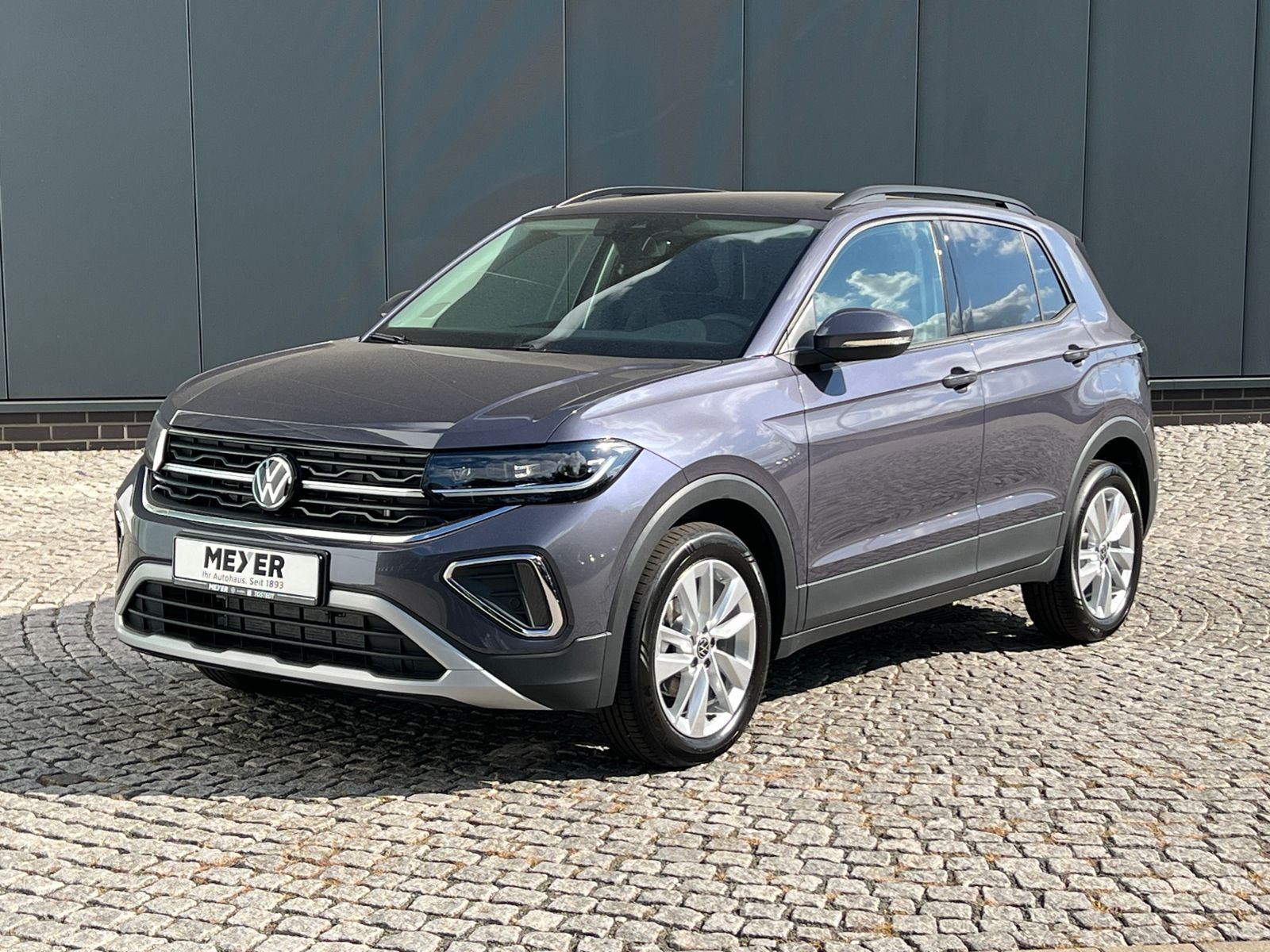 Fahrzeugabbildung Volkswagen T-Cross Life 1.5 TSI DSG *IQ.Light, Ready2Discov