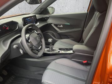 Peugeot 2008 Allure PureTech 100 KAMERA SHZ ALLWETTER