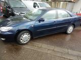 Toyota Camry - Toyota Camry mit Benzin-Antrieb: Limousine